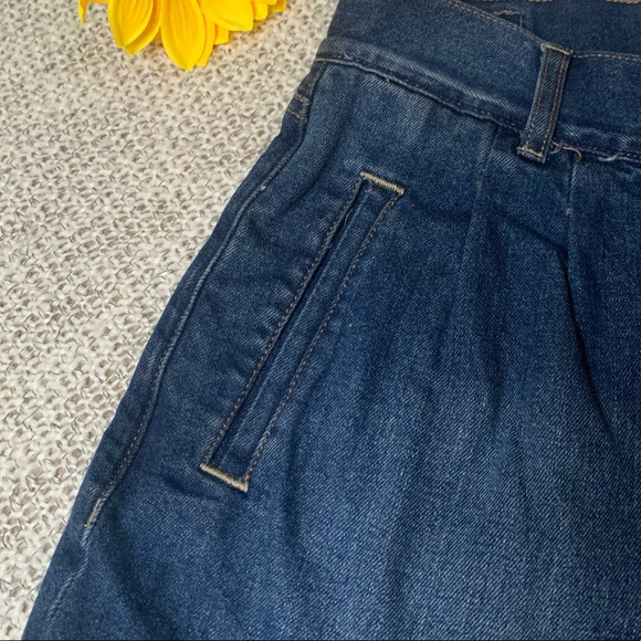 American Eagle Short Dark Wash Jean Mom Short - Picture 4 of 11